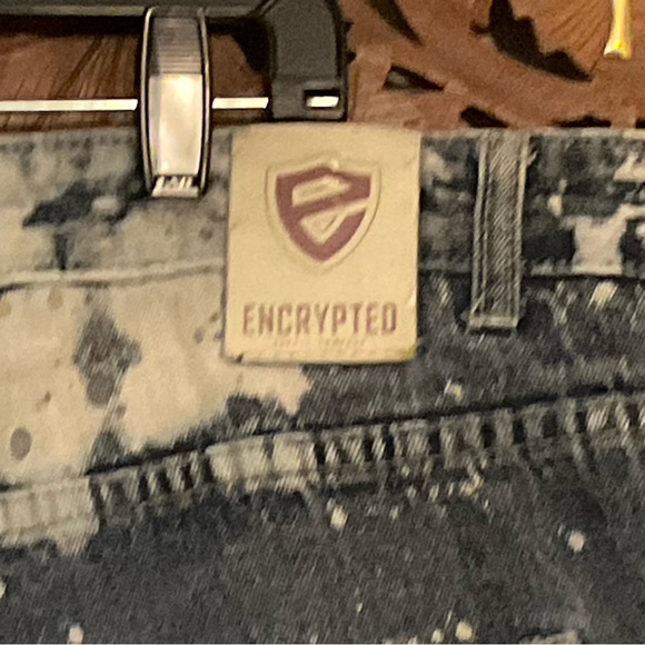 Encrypted Men’s 46 Distressed Denim Shorts Bleach Splatter - Picture 7 of 16